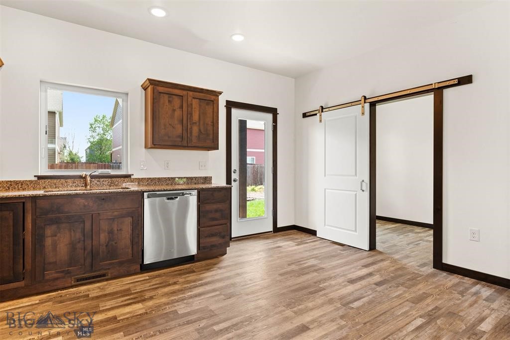 852, 853, 878, 881 Rookery Lane Property Photo 4