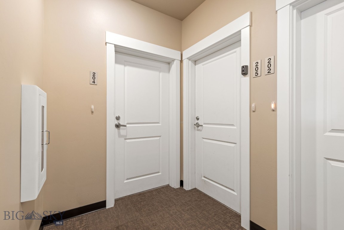 1295 Thomas Drive 204 Property Photo 6