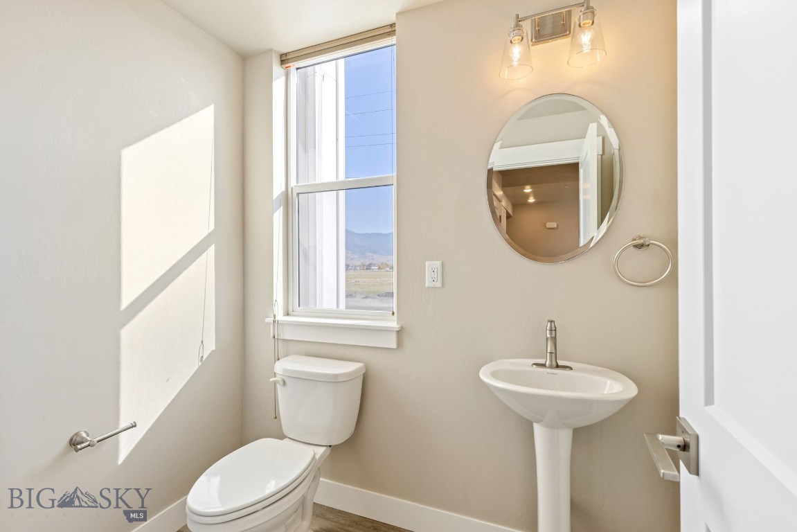 1295 Thomas Drive 204 Property Photo 17