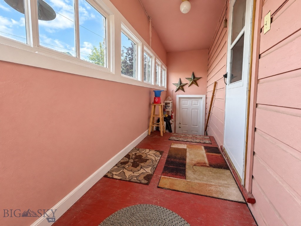 205 N Jackson Property Photo 10
