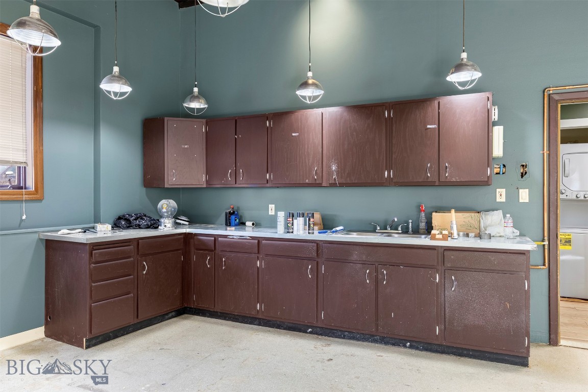 209 S Montana Street Property Photo 6