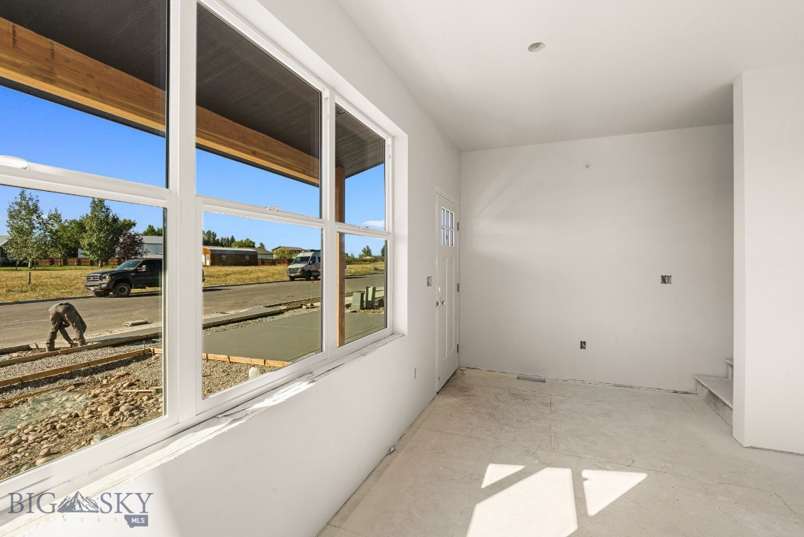 827 Spaniel Lane Property Photo 4