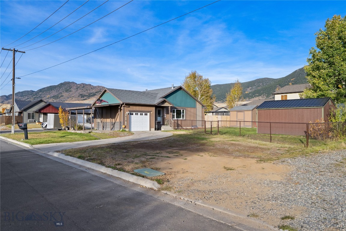 1616 Lafayette Property Photo 4