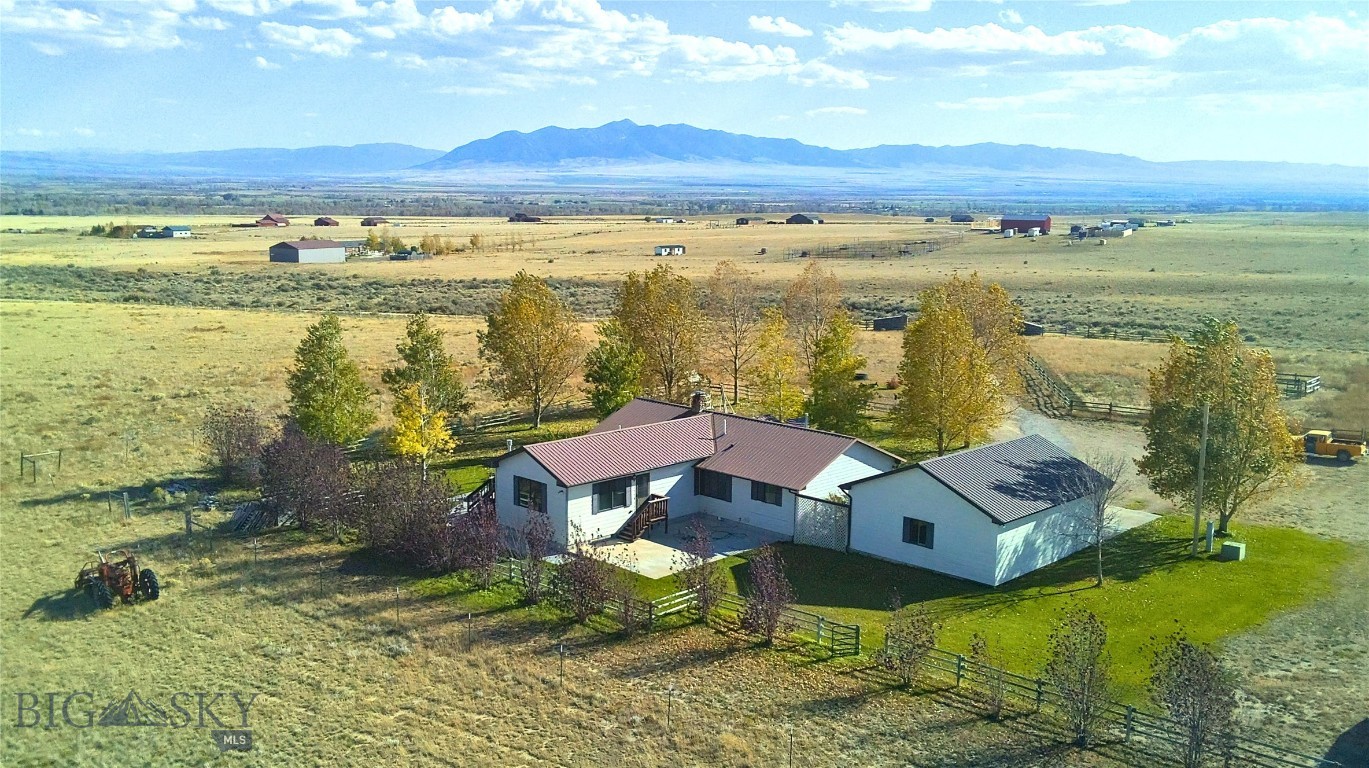 38 Sundust Lane Property Photo 2