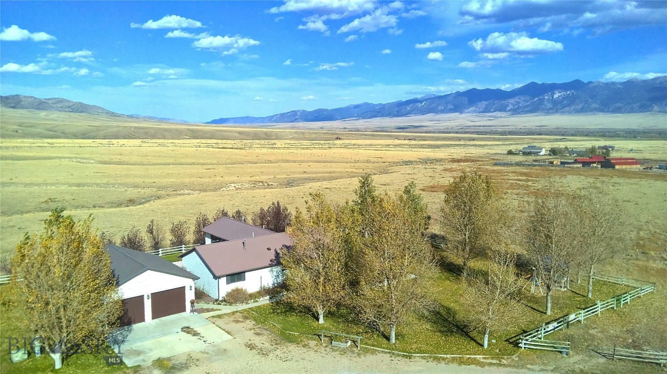 38 Sundust Lane Property Photo 3