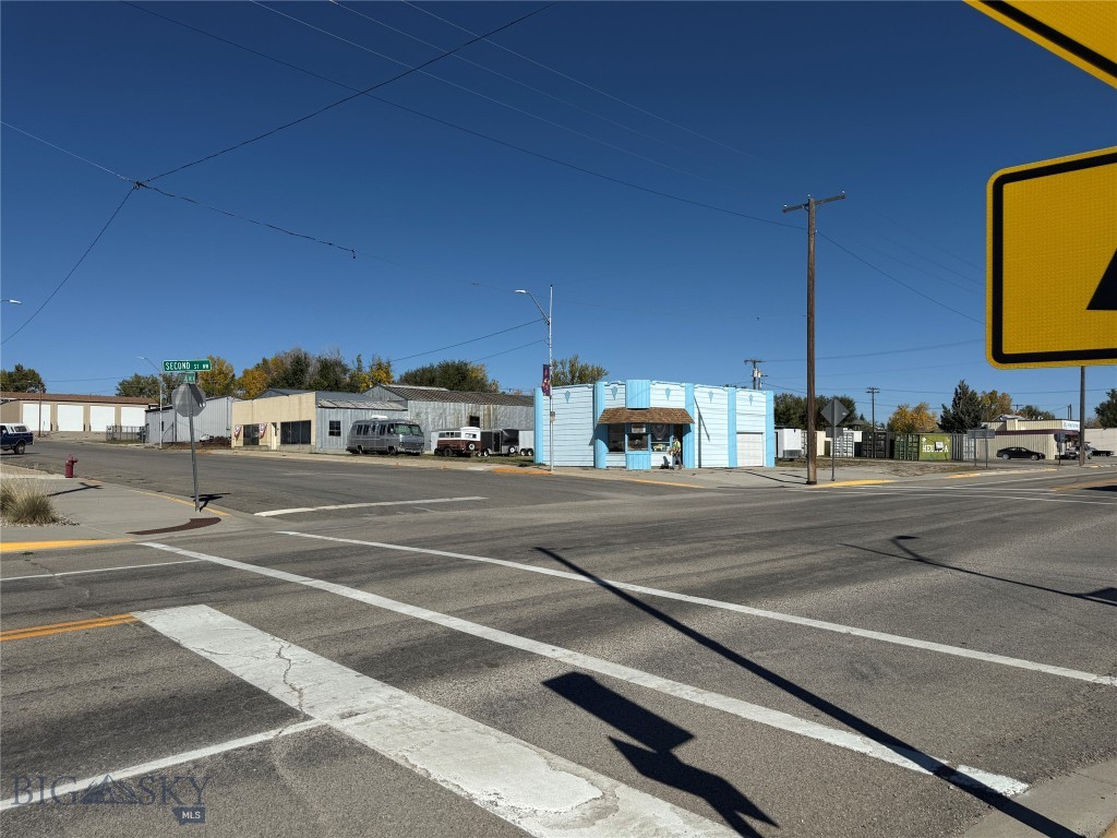 202 Central Avenue N Property Photo 3