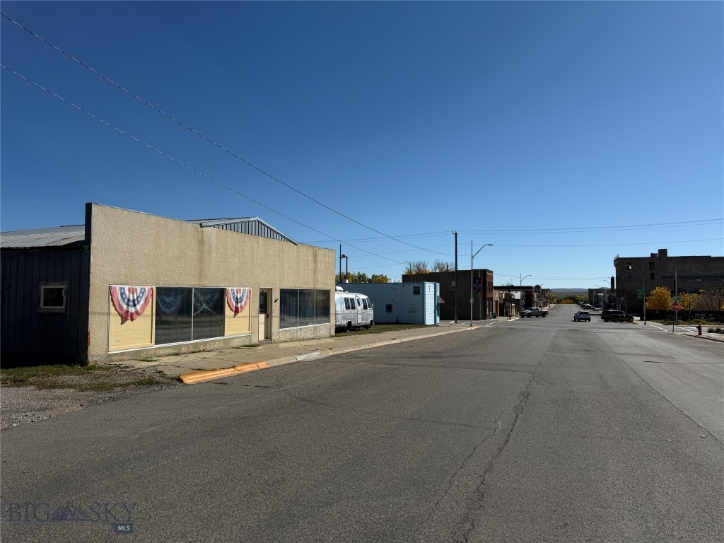 202 Central Avenue N Property Photo 5