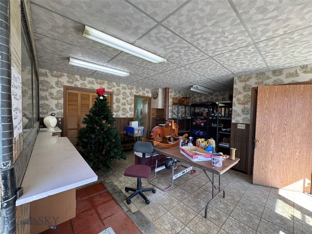 202 Central Avenue N Property Photo 10