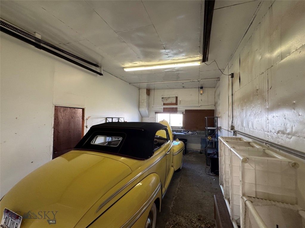 202 Central Avenue N Property Photo 15