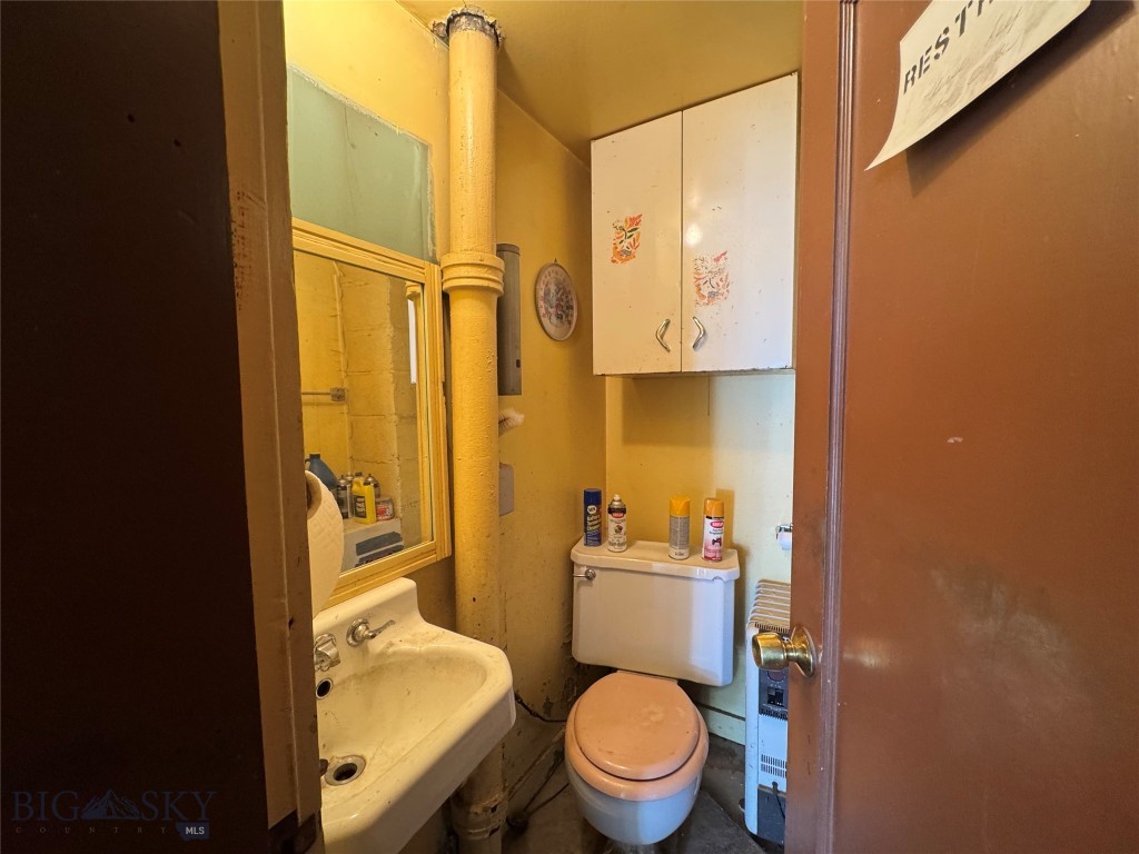 202 Central Avenue N Property Photo 25
