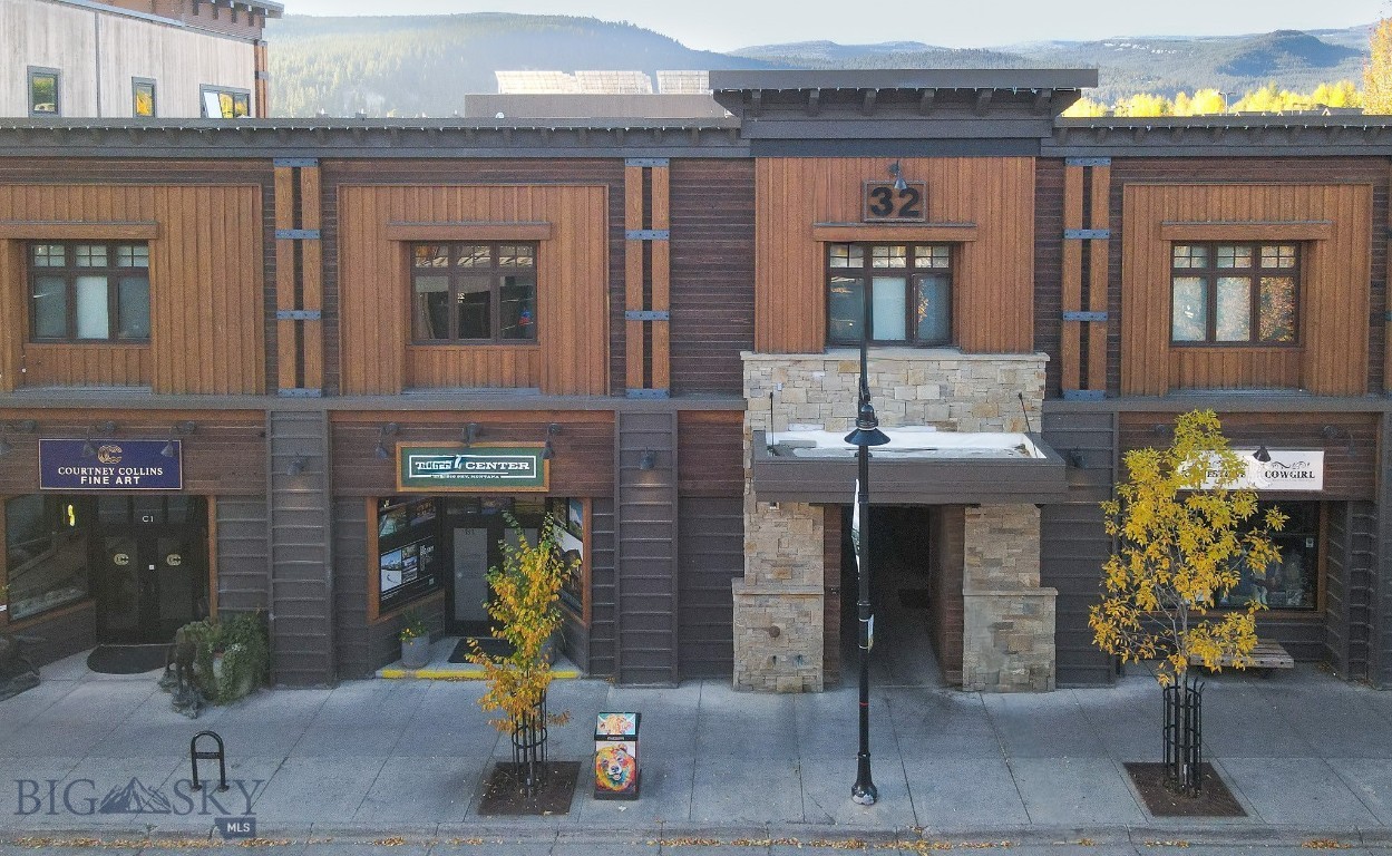 32 Town Center Property Photo 1