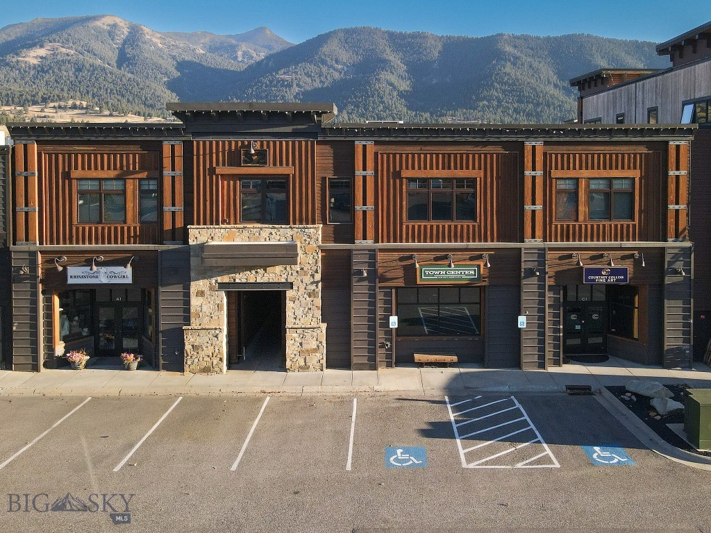 32 Town Center Property Photo 23