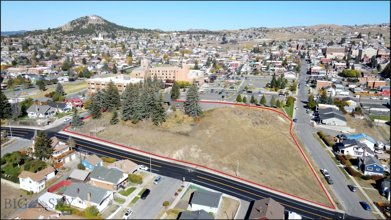 600 W Gold Property Photo 2