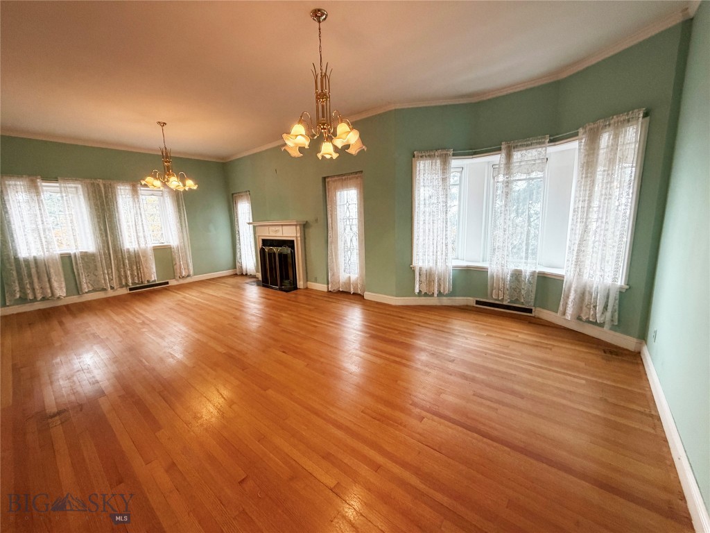 600 W Gold Property Photo 10