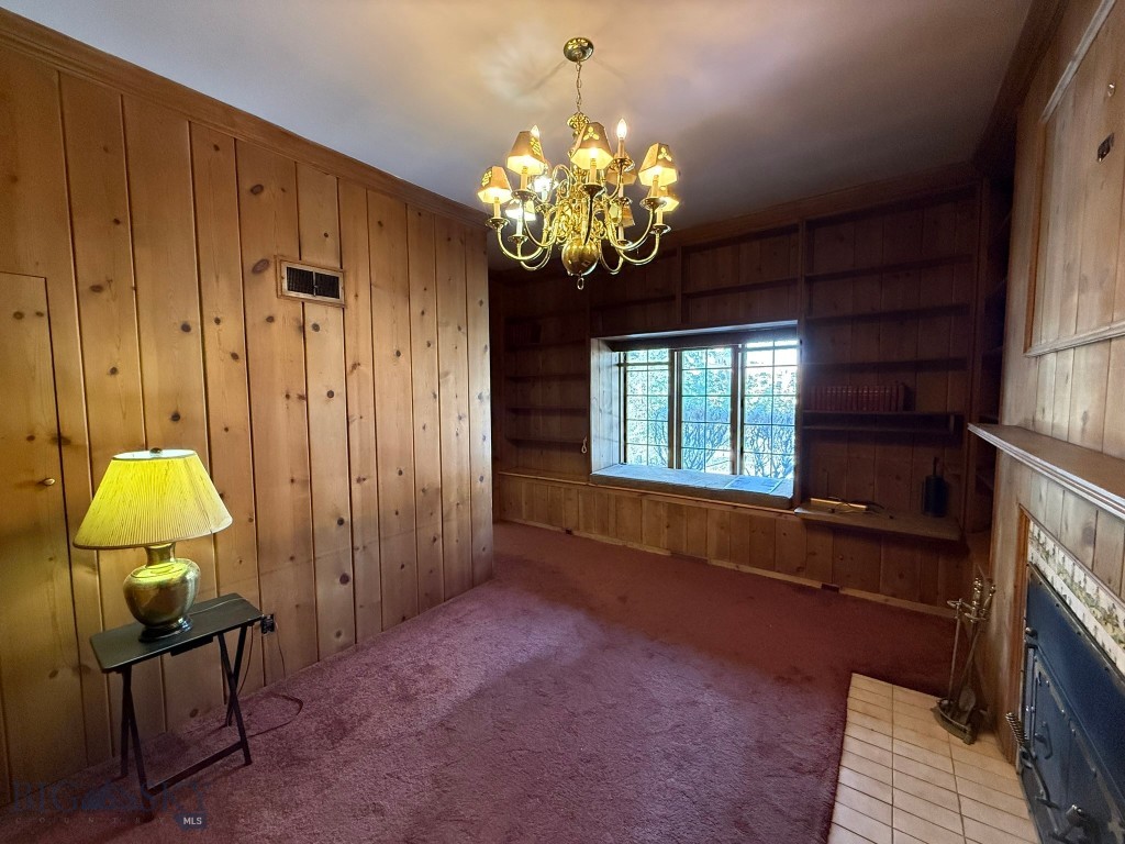 600 W Gold Property Photo 24