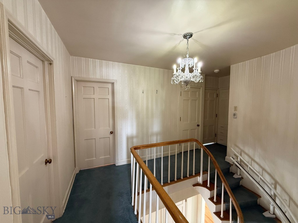 600 W Gold Property Photo 26