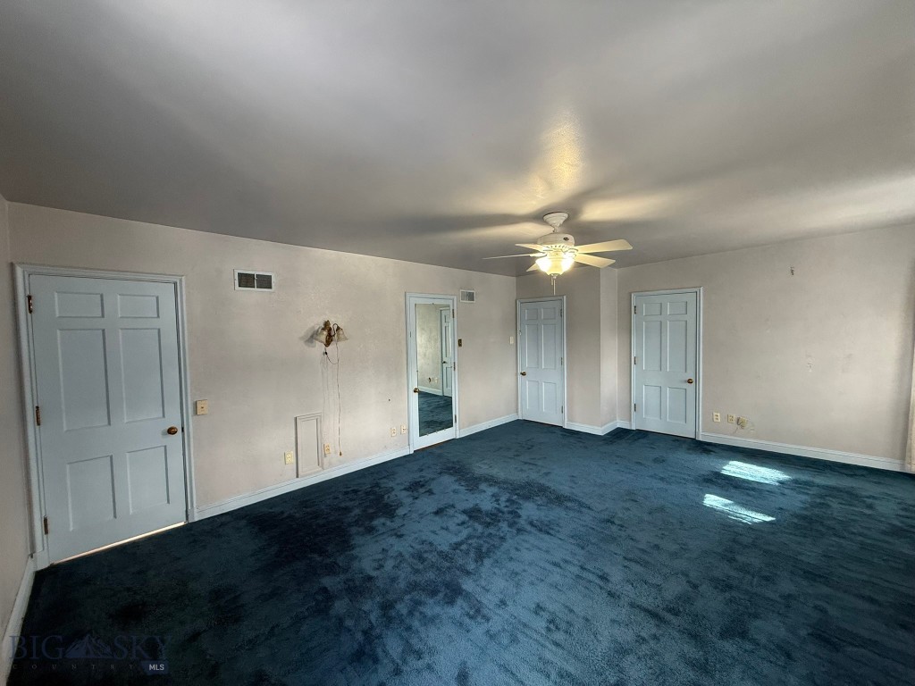 600 W Gold Property Photo 29