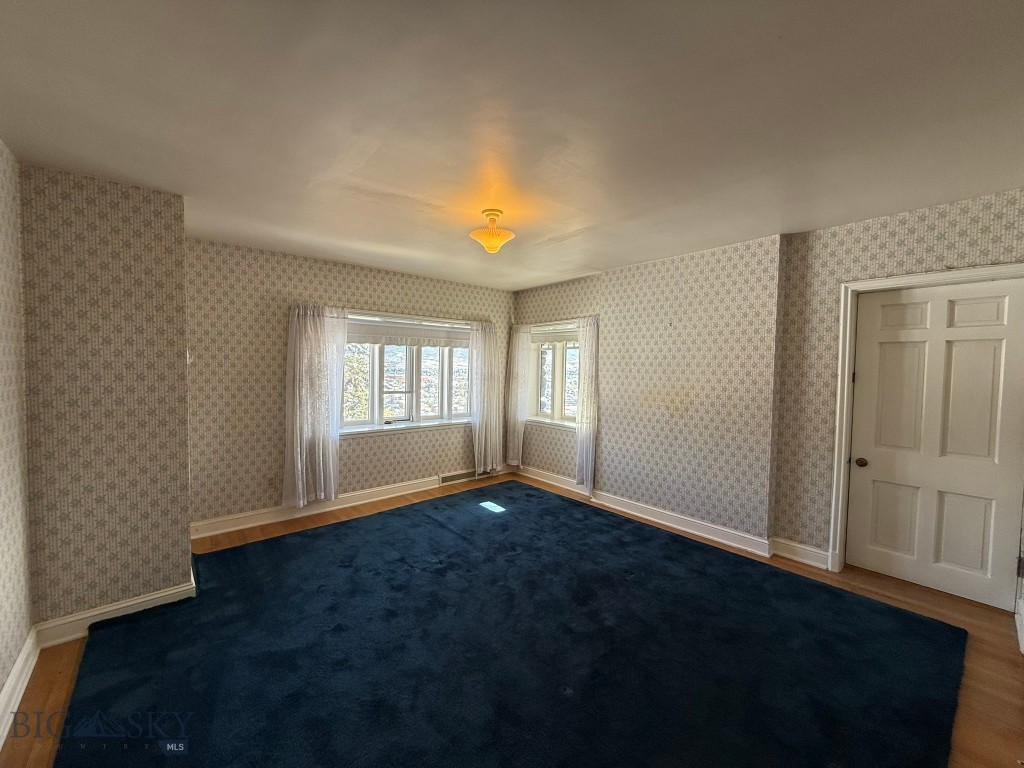 600 W Gold Property Photo 38