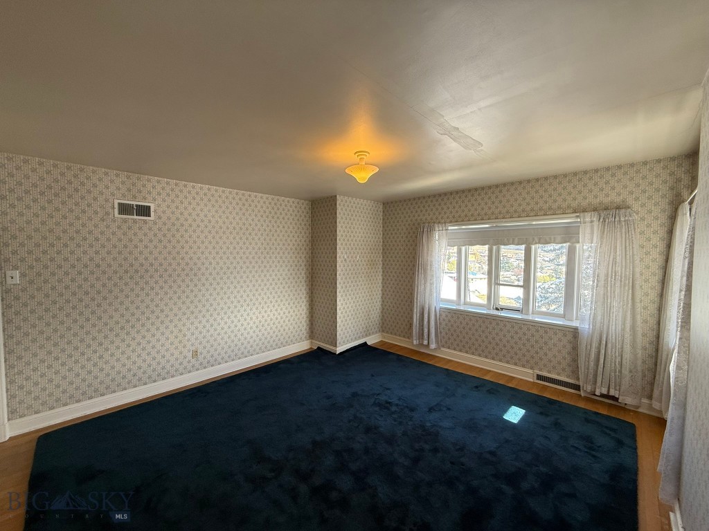 600 W Gold Property Photo 39