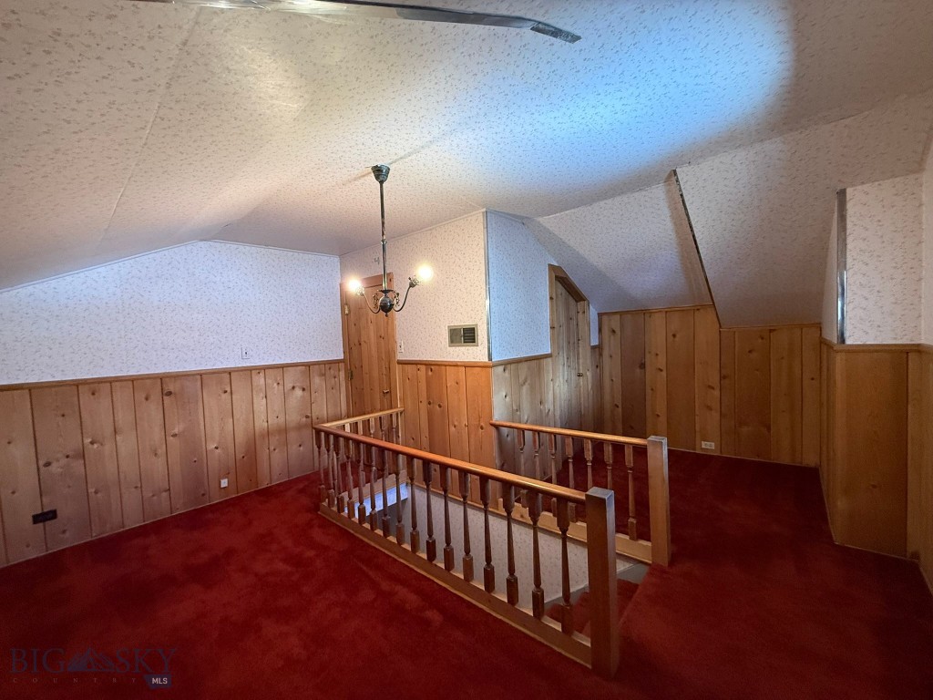 600 W Gold Property Photo 44