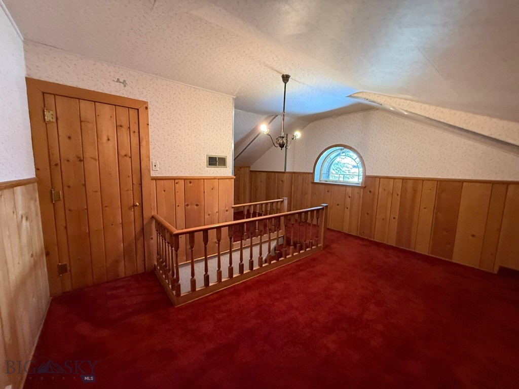 600 W Gold Property Photo 45