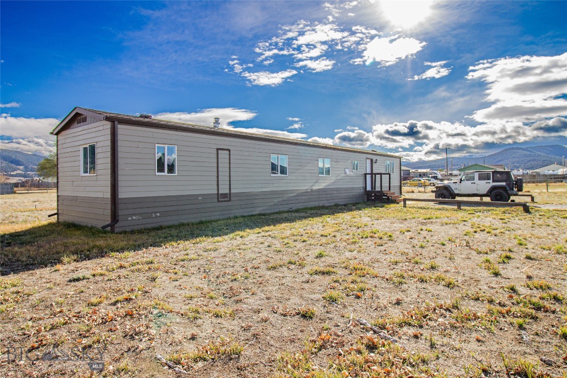 140 Shoestring Annie Road Property Photo 1