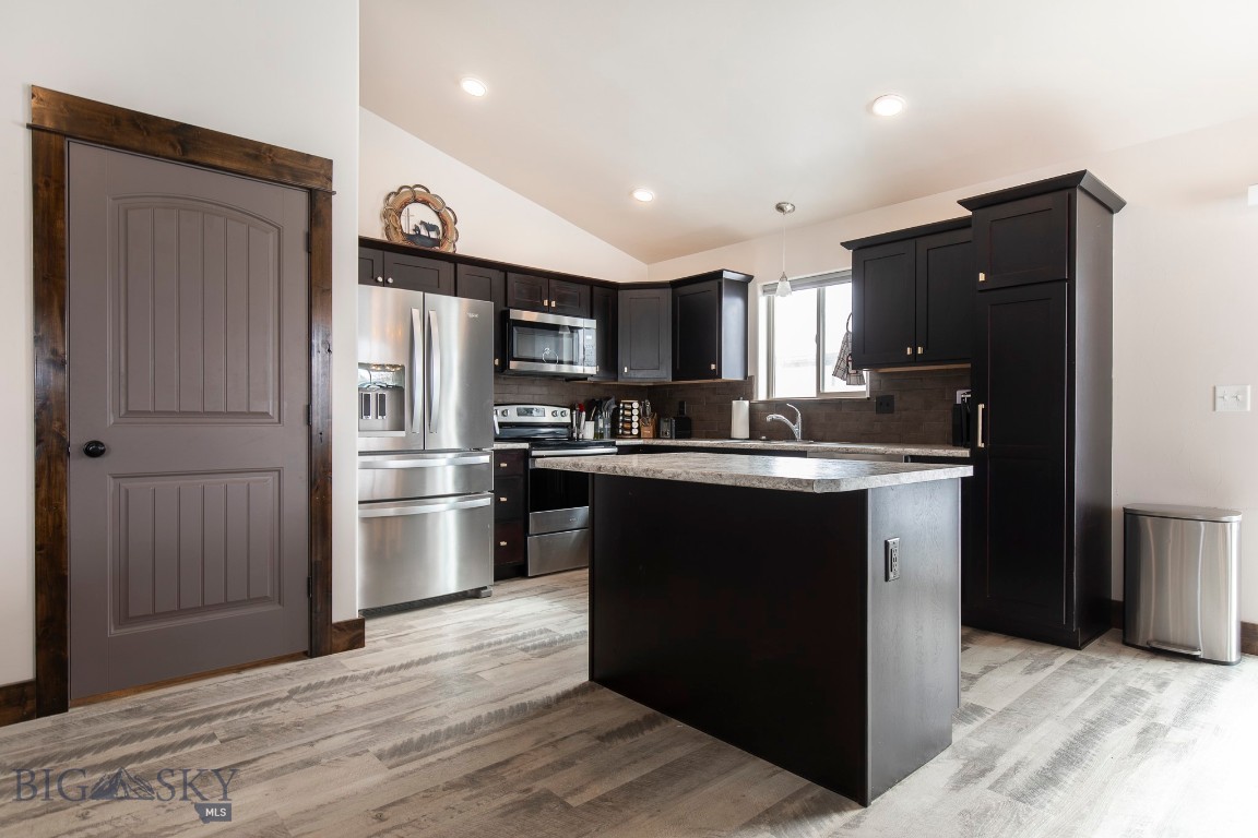 1712 Shelby Avenue Property Photo 3