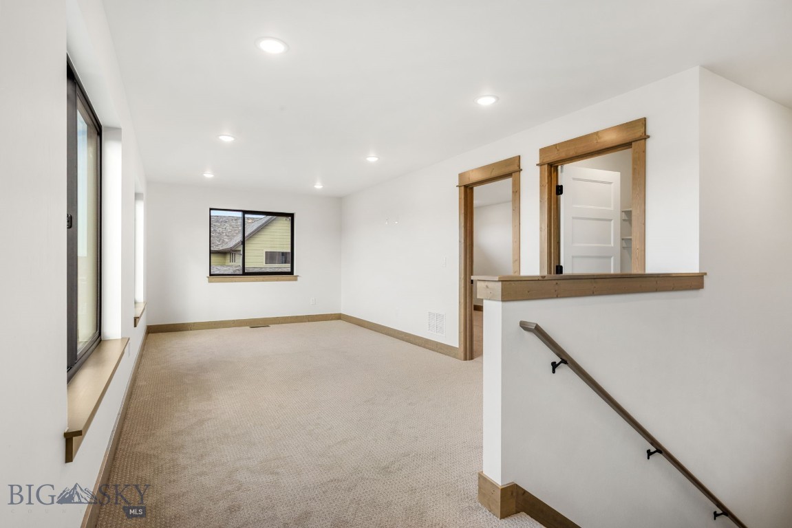 189 Delano Drive Property Photo 34