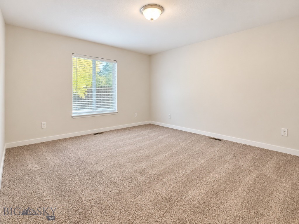 852 Forestglen B Property Photo 10