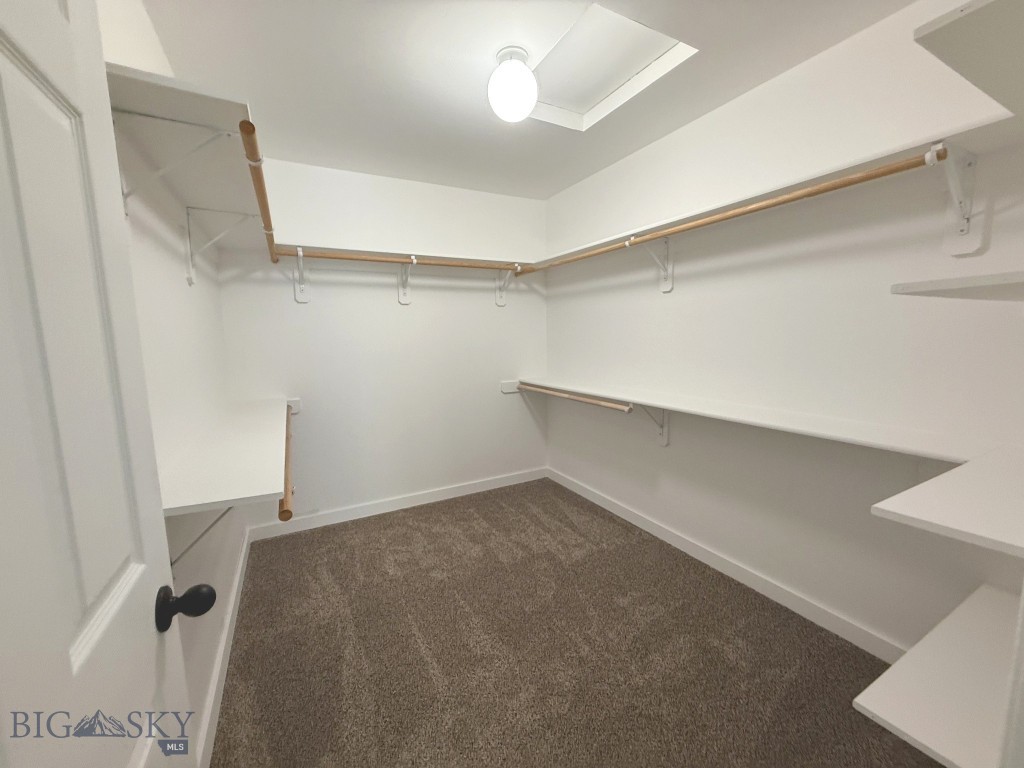 852 Forestglen B Property Photo 12