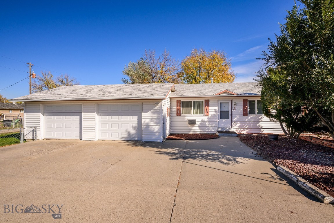 3 33rd Street W Property Photo 1