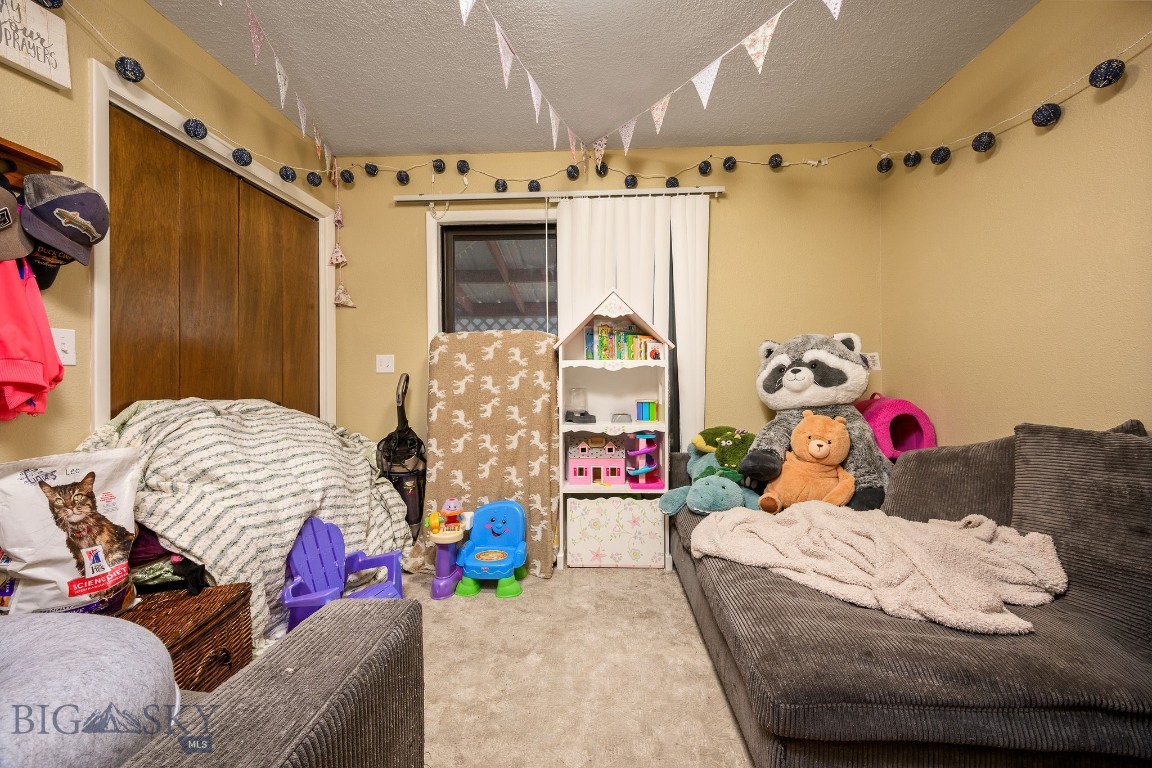 3 33rd Street W Property Photo 5