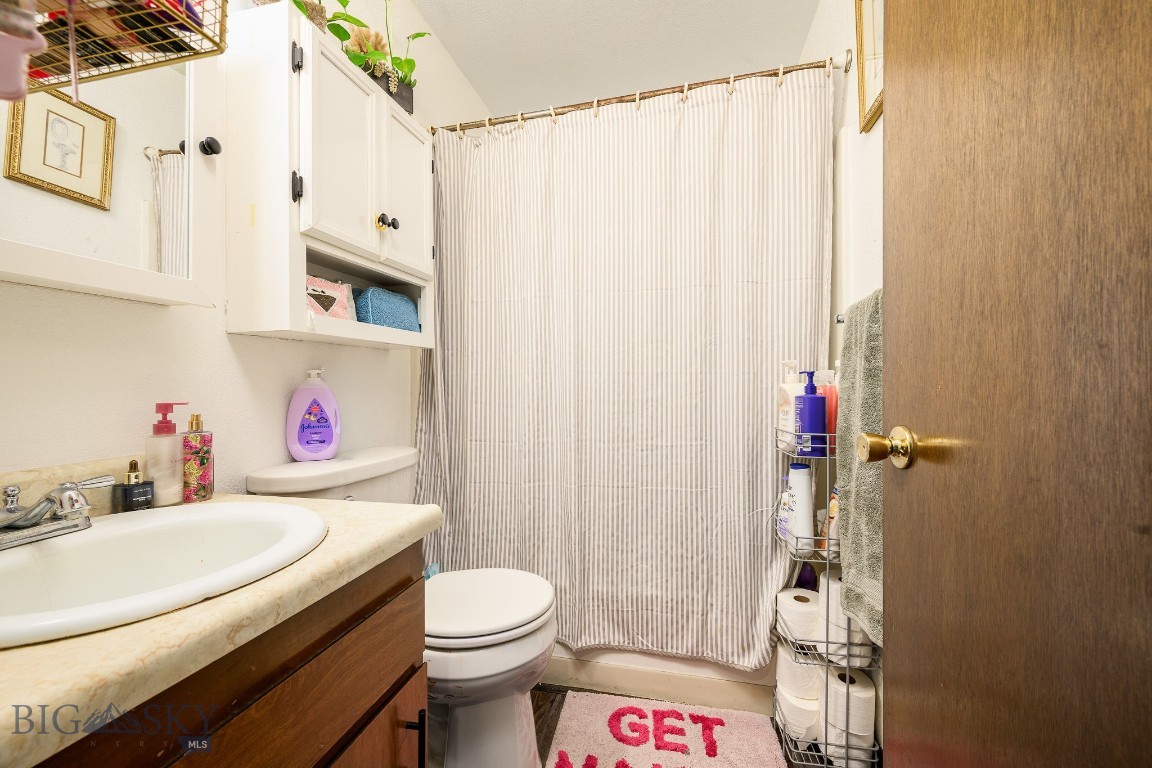 3 33rd Street W Property Photo 6