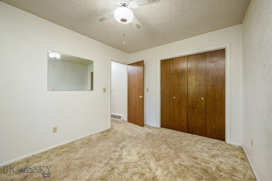 3 33rd Street W Property Photo 10