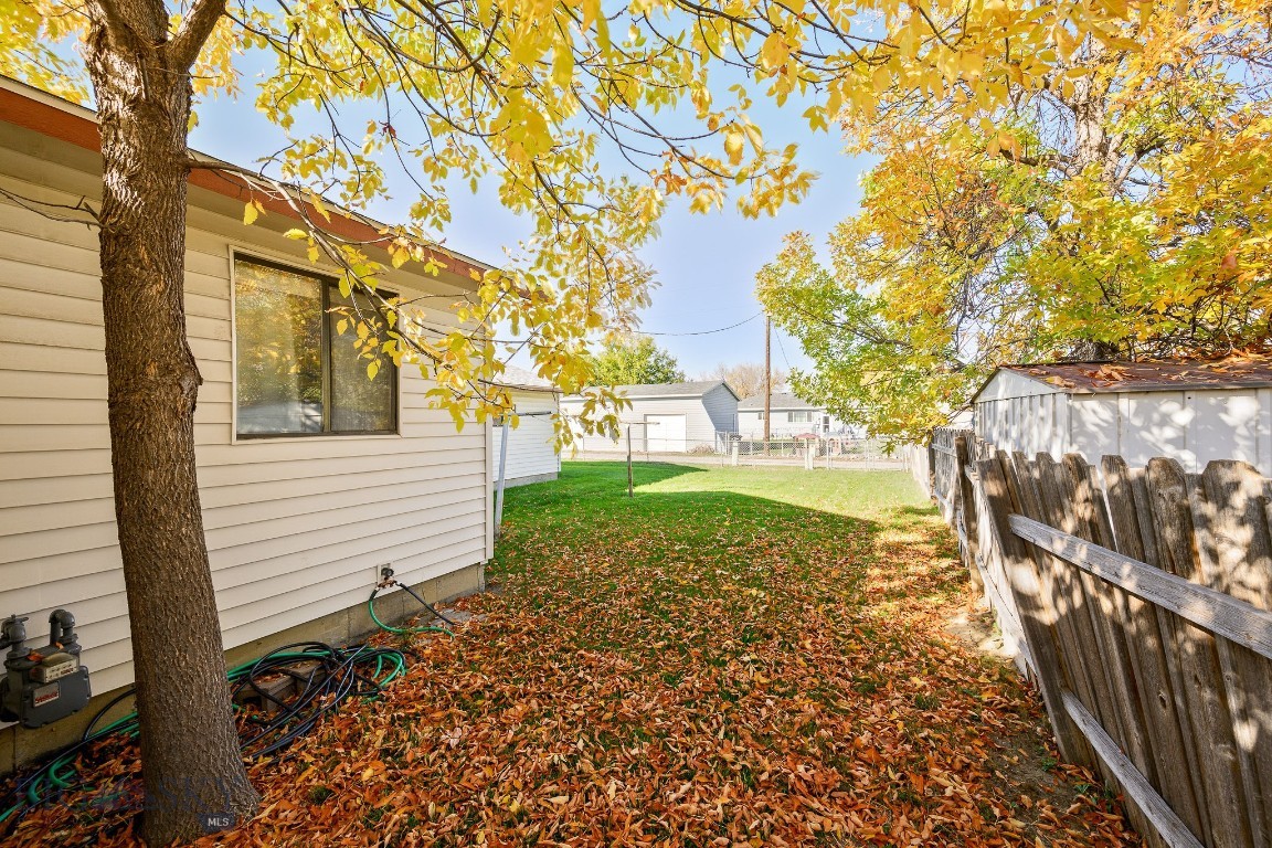 3 33rd Street W Property Photo 15