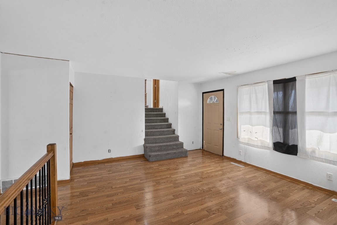 2001 Canyon Drive Property Photo 2