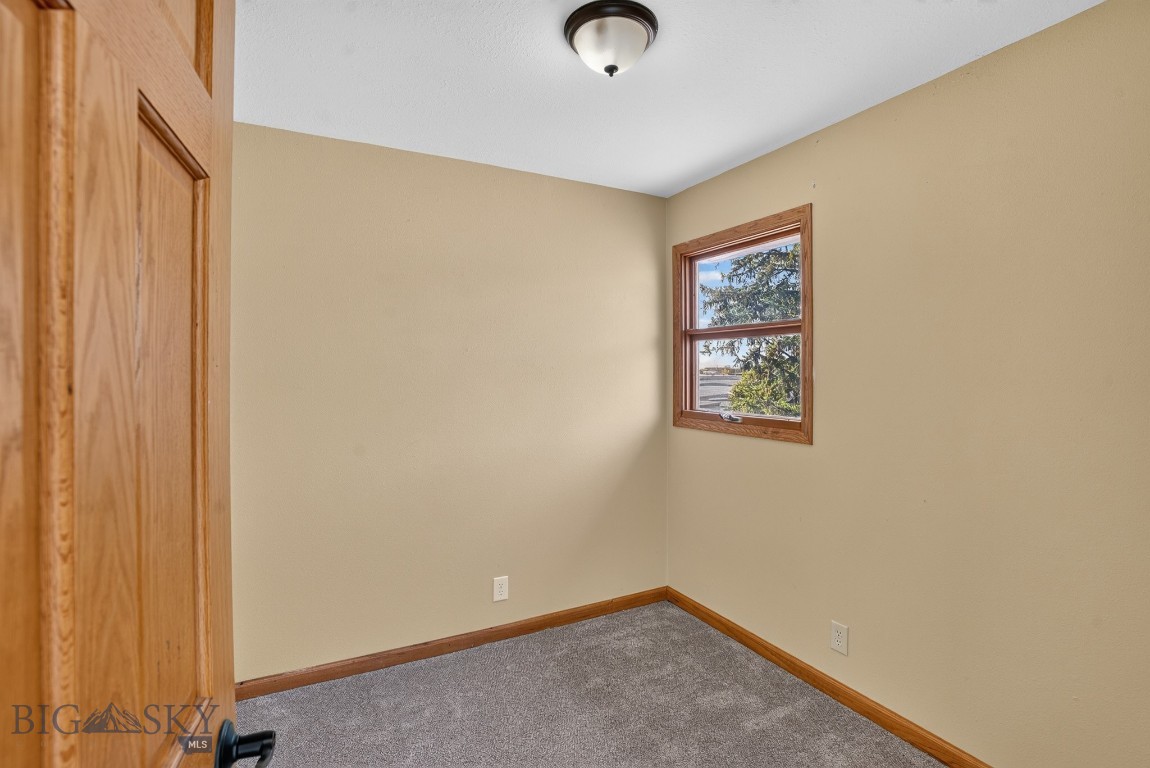 2001 Canyon Drive Property Photo 10