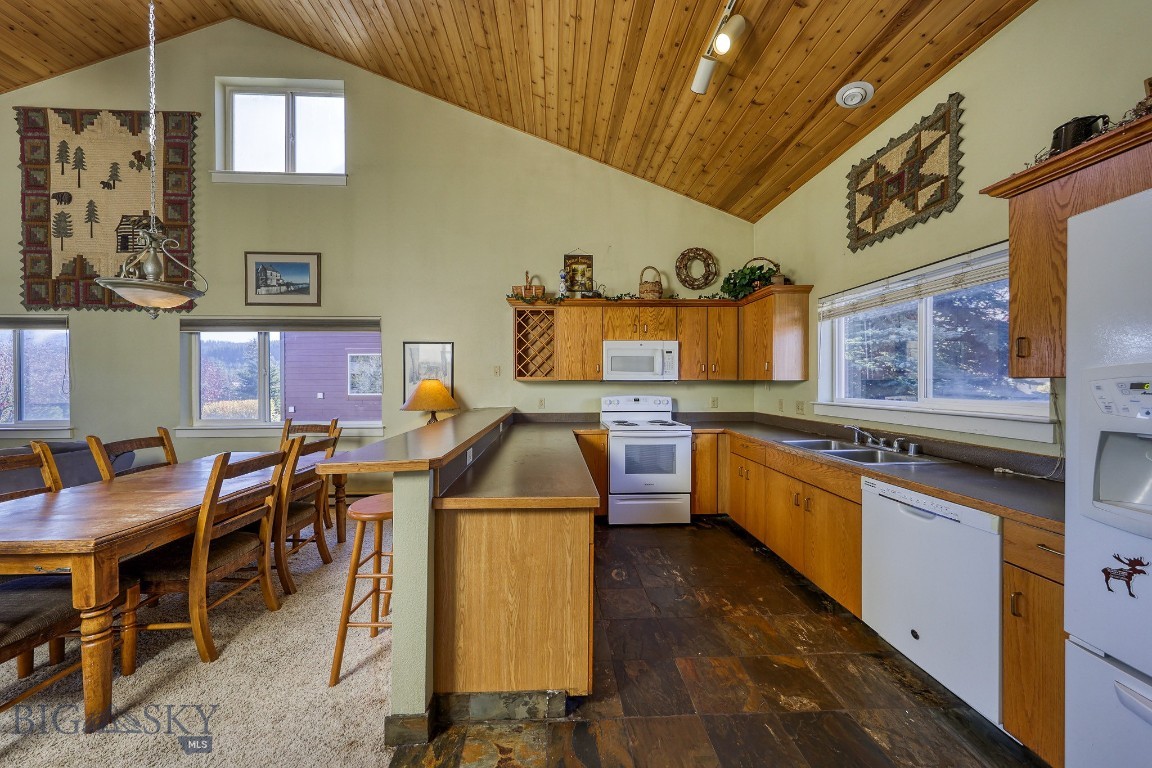 320 Candlelight Meadow Drive Property Photo 7