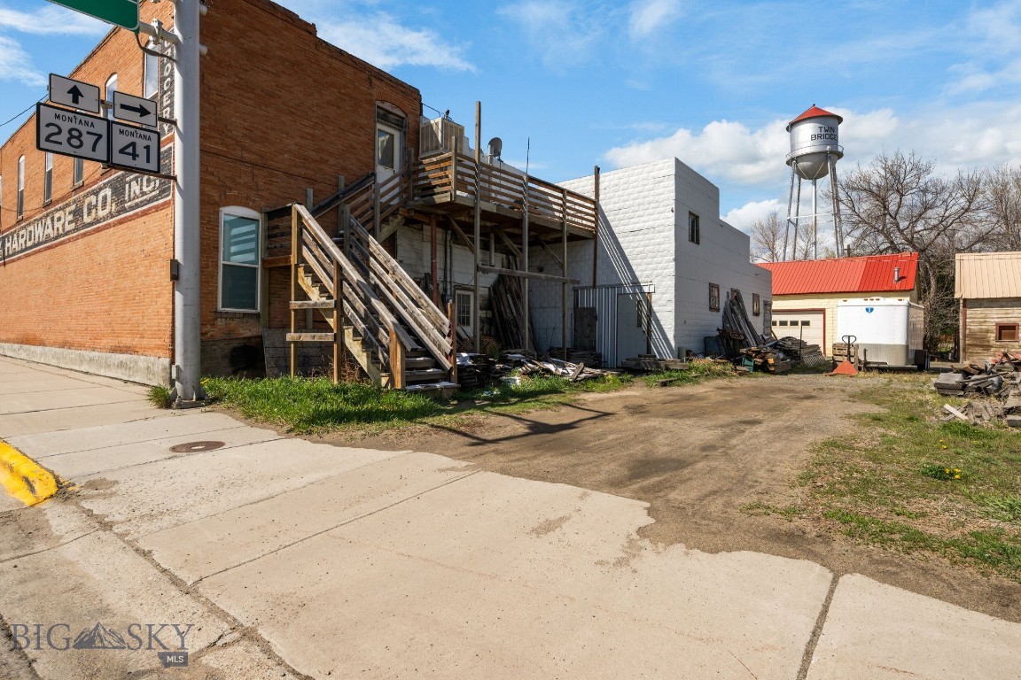 102 W 4th Avenue Property Photo 36