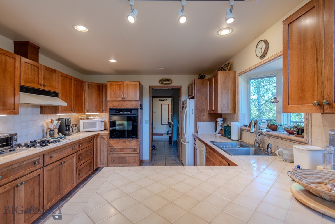 2220 Janney Road Property Photo 8
