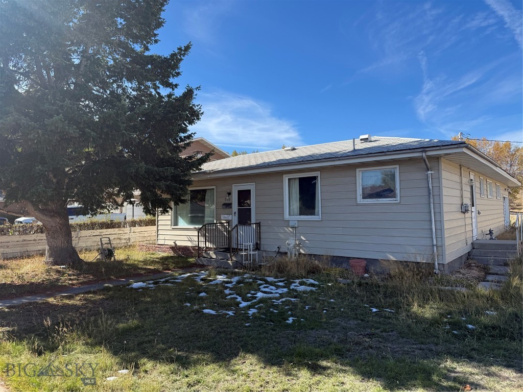 208 N Cherry Street Property Photo 1