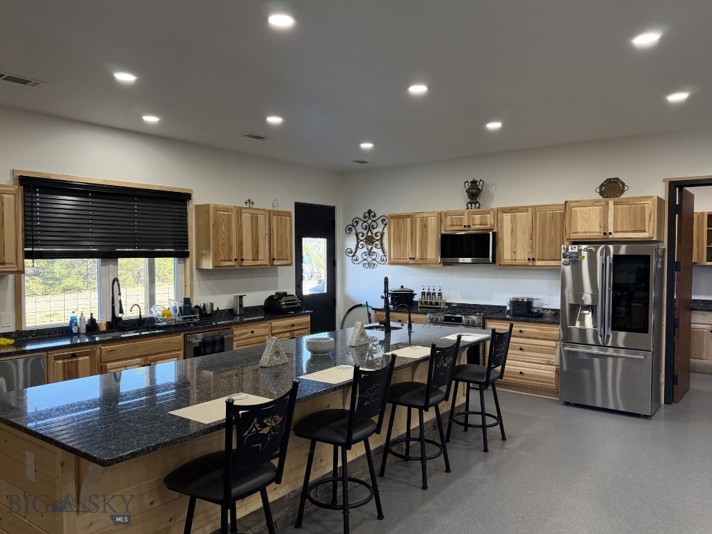 252 Rock Canyon Property Photo 6