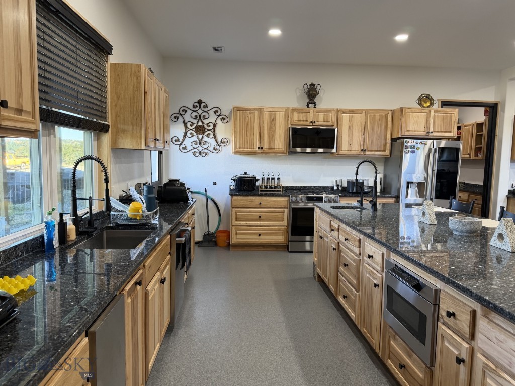 252 Rock Canyon Property Photo 8