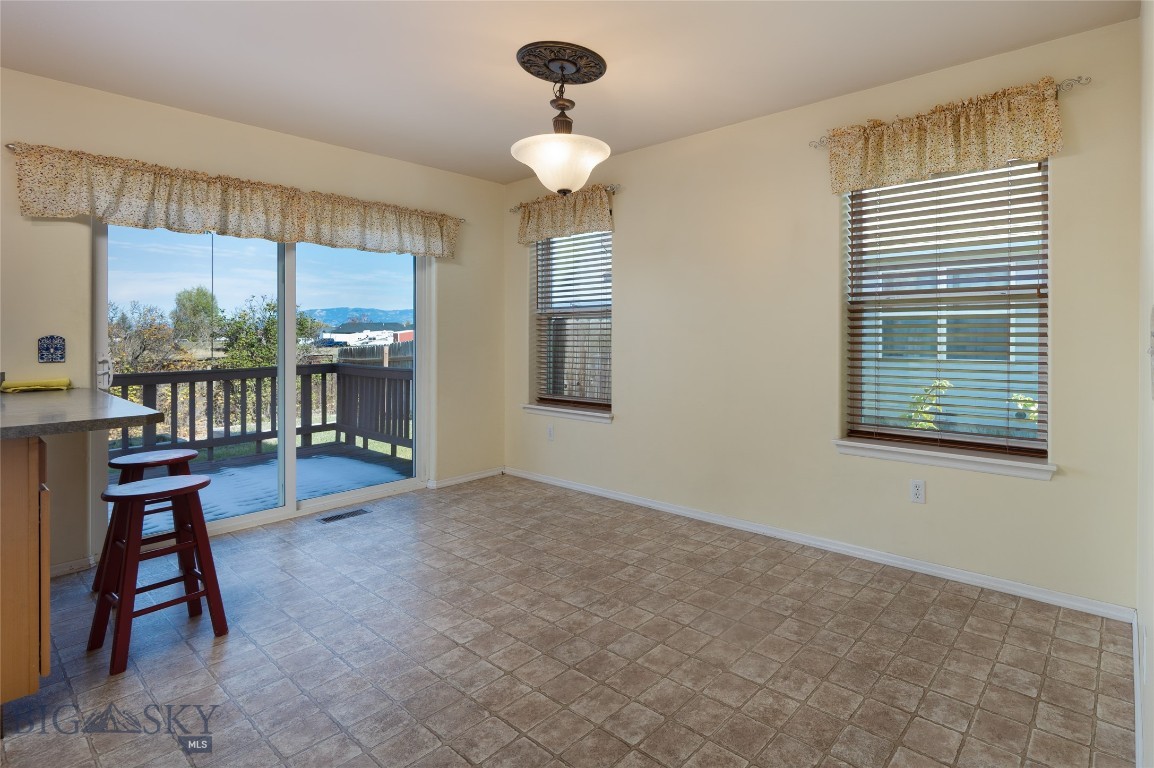 821 N River Rock Property Photo 8