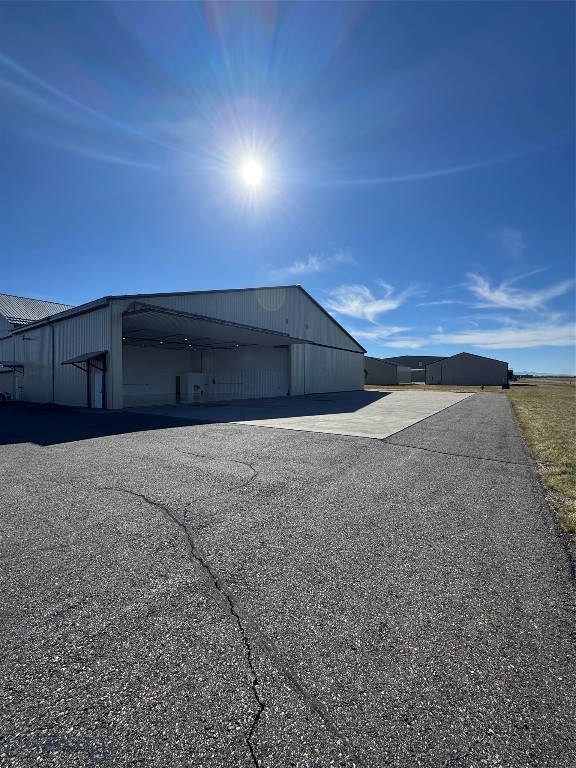 Eu 2 Gallatin Field Airport Property Photo 3
