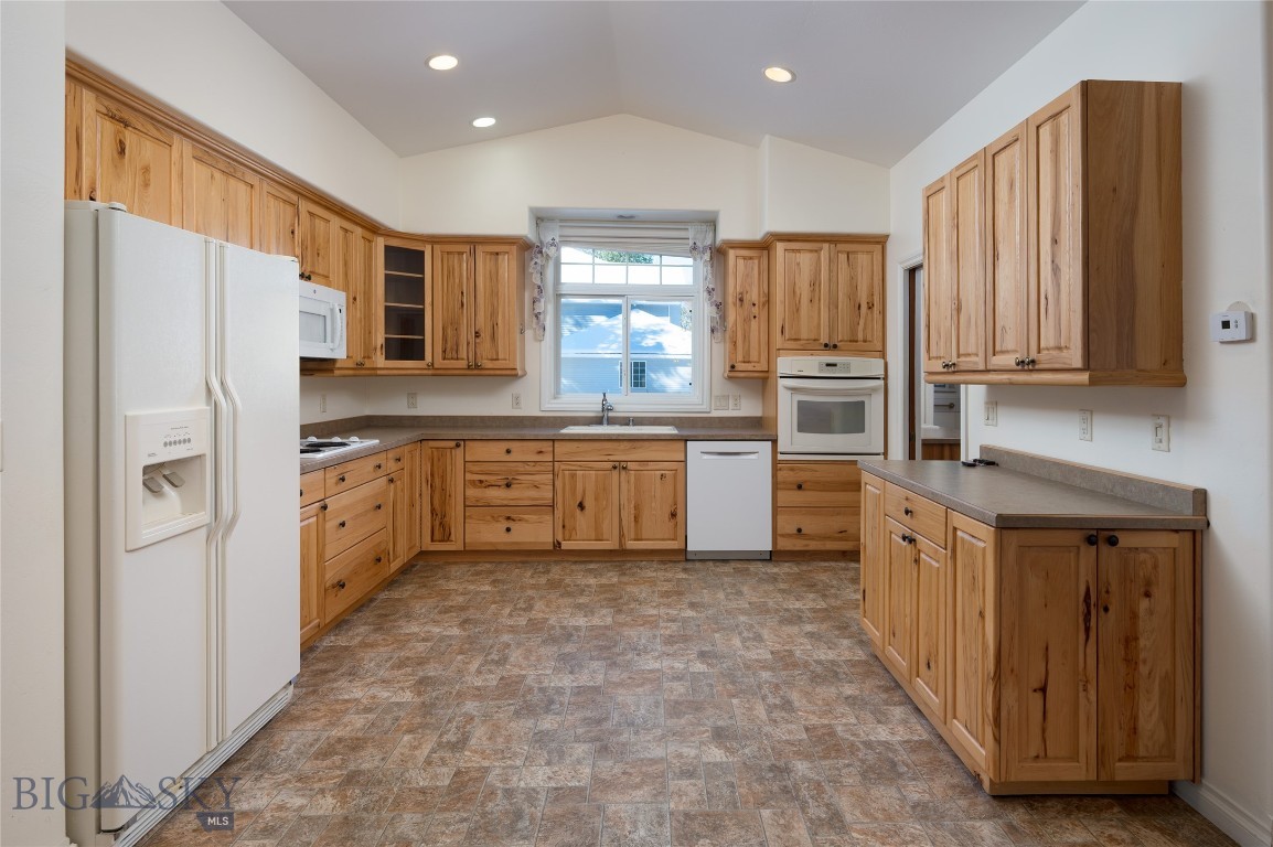 108 Rocking Bear Circle Property Photo 25