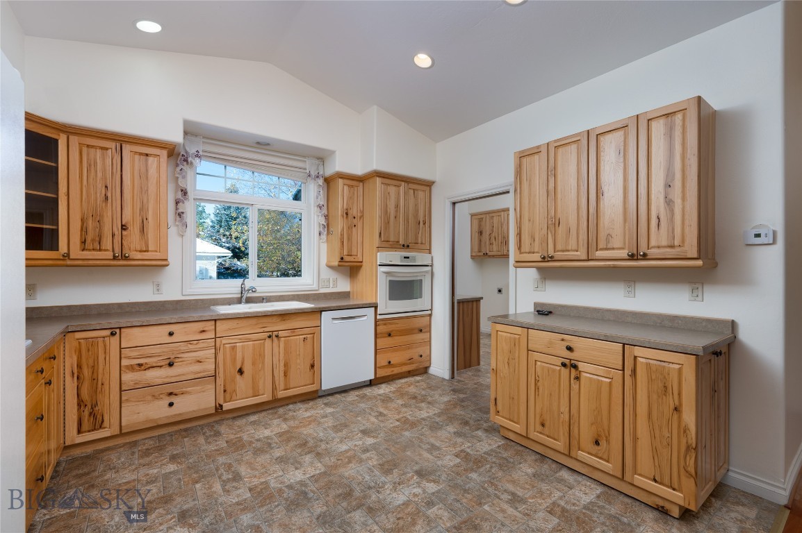 108 Rocking Bear Circle Property Photo 26