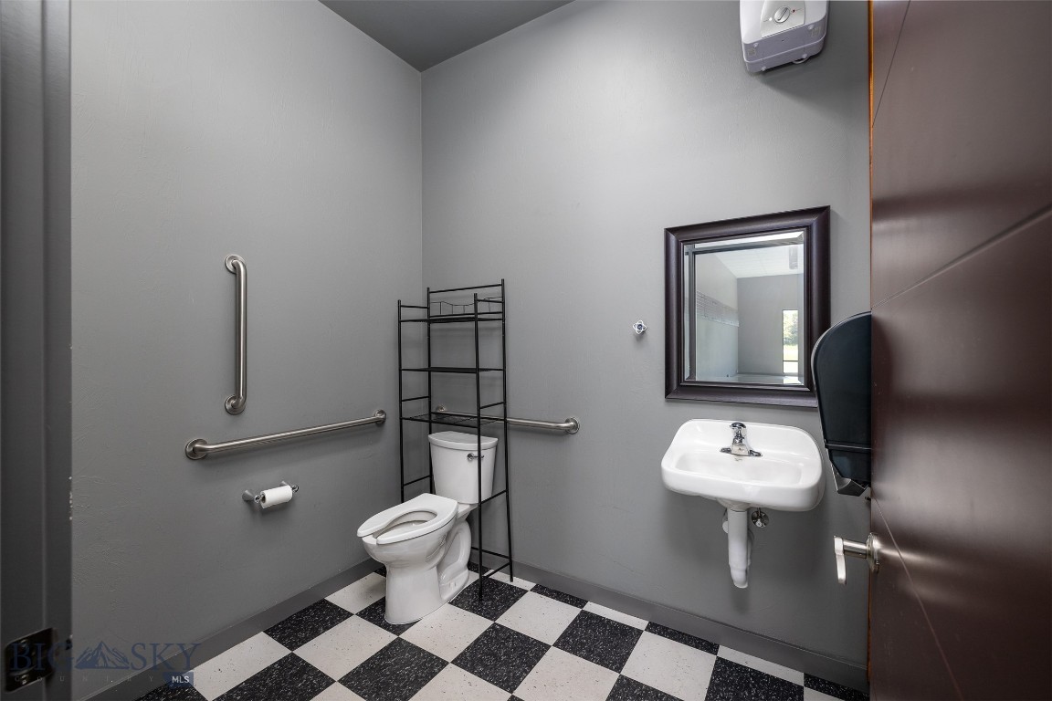 2777 N 7th Avenue 2 Property Photo 15