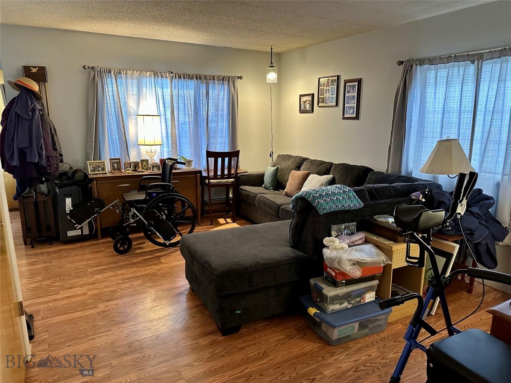 841 Placer Street Property Photo 9