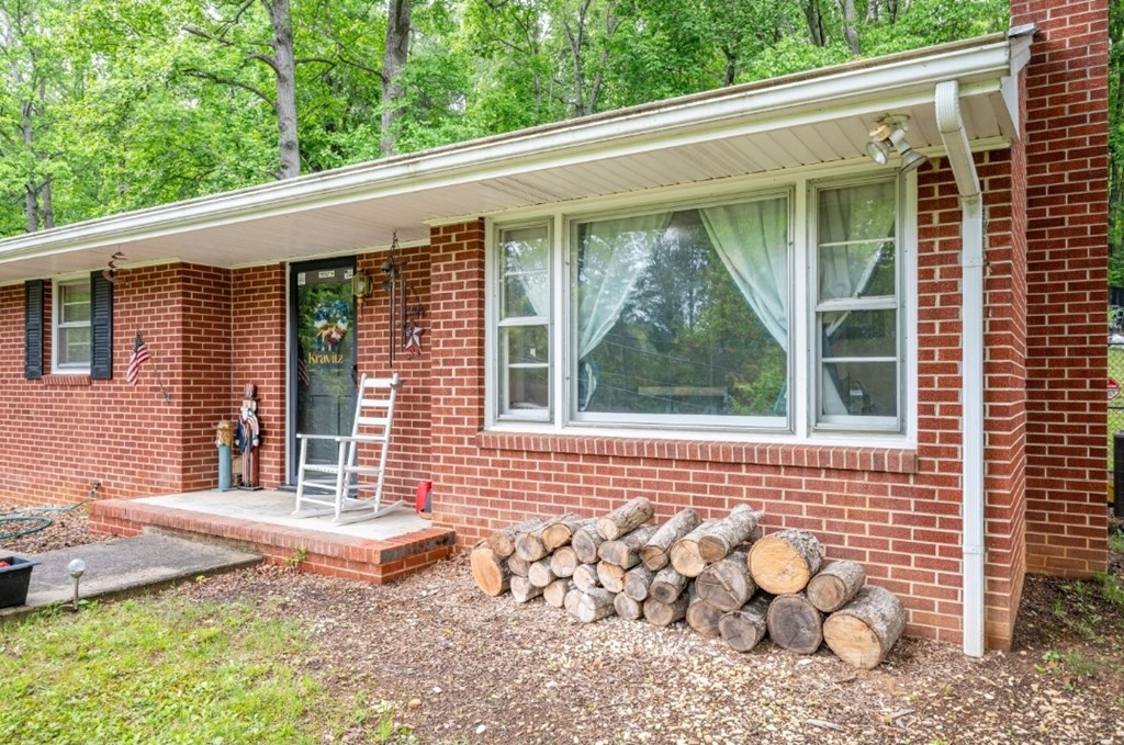 809 Hickory Lane Property Photo 4